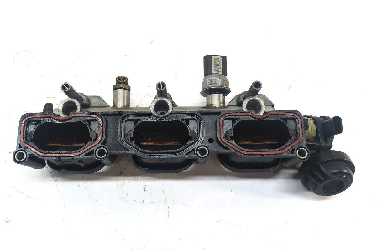 Thumbnail 4: 2013 AUDI Q7 (4L) 3.0L SUPER CTWB ENGINE LOWER LEFT INTAKE MANIFOLD w/ FUEL RAIL