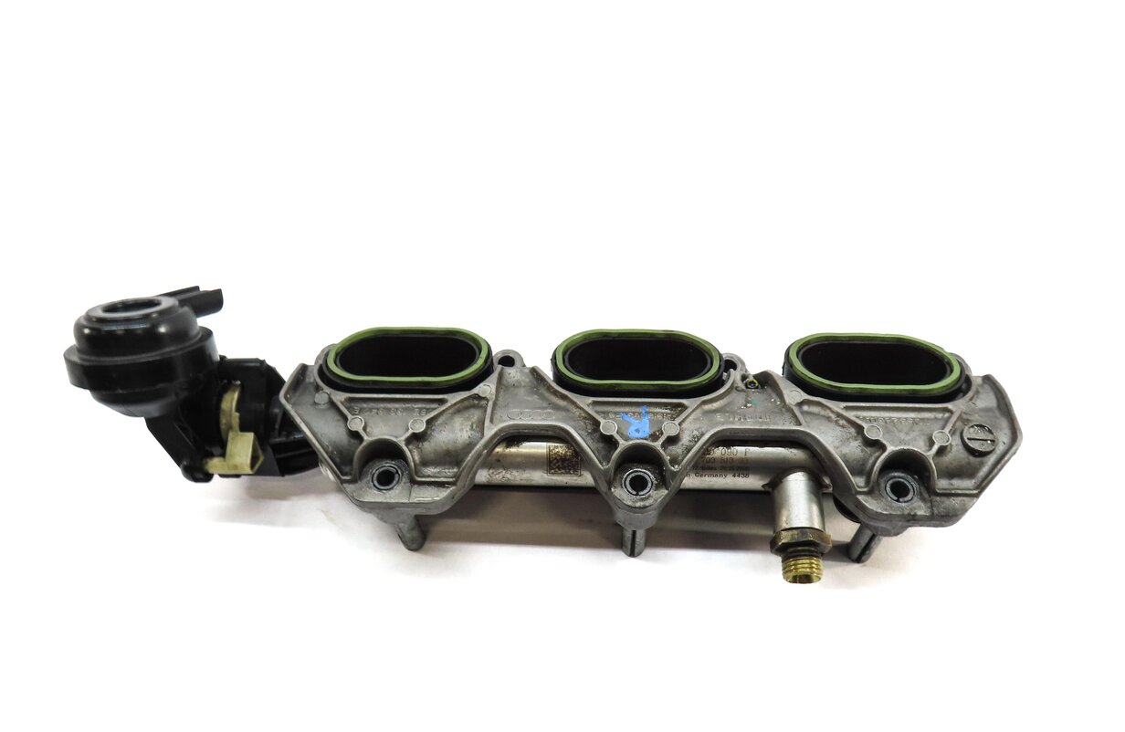 Thumbnail 3: 2013 AUDI Q7 4L 3.0L SUPER (CTWB) ENGINE RIGHT LOWER INTAKE MANIFOLD & FUEL RAIL