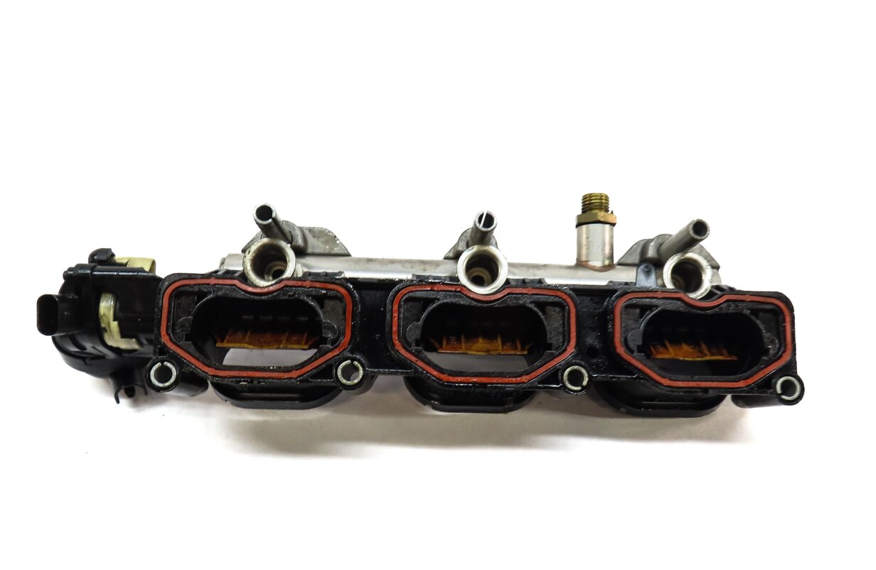 Thumbnail 4: 2013 AUDI Q7 4L 3.0L SUPER (CTWB) ENGINE RIGHT LOWER INTAKE MANIFOLD & FUEL RAIL