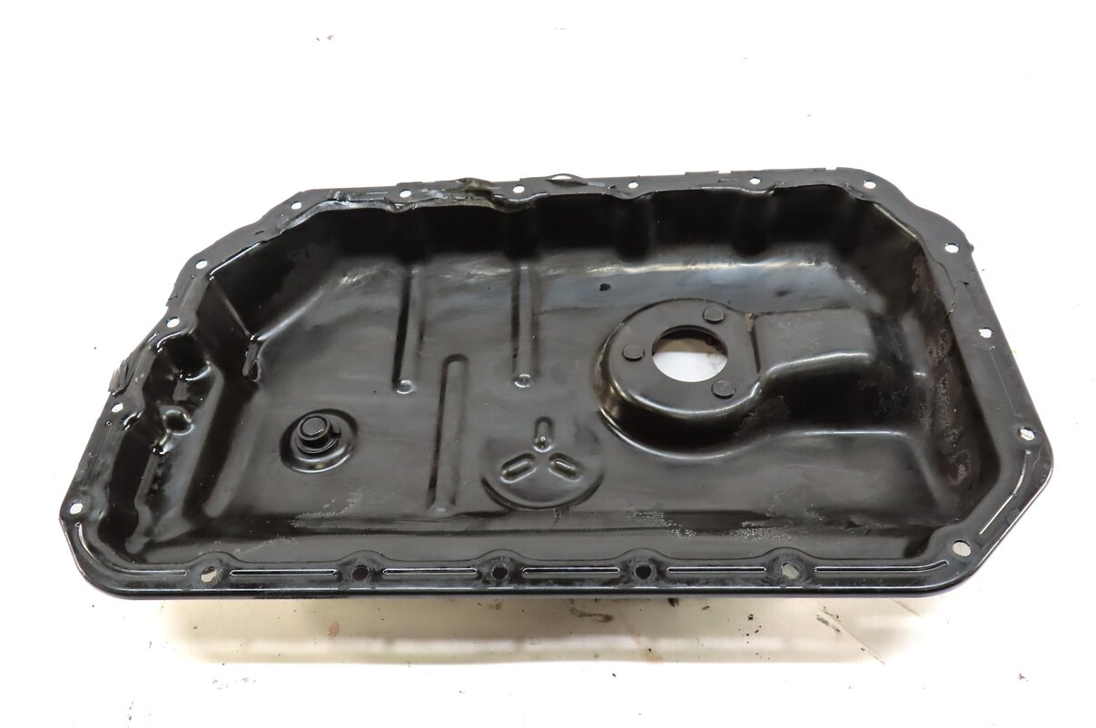 Thumbnail 2: 2013 AUDI Q7 (4L) 3.0L SUPER (CTWB) ENGINE LOWER ENGINE OIL PAN w/ DRAIN PLUG