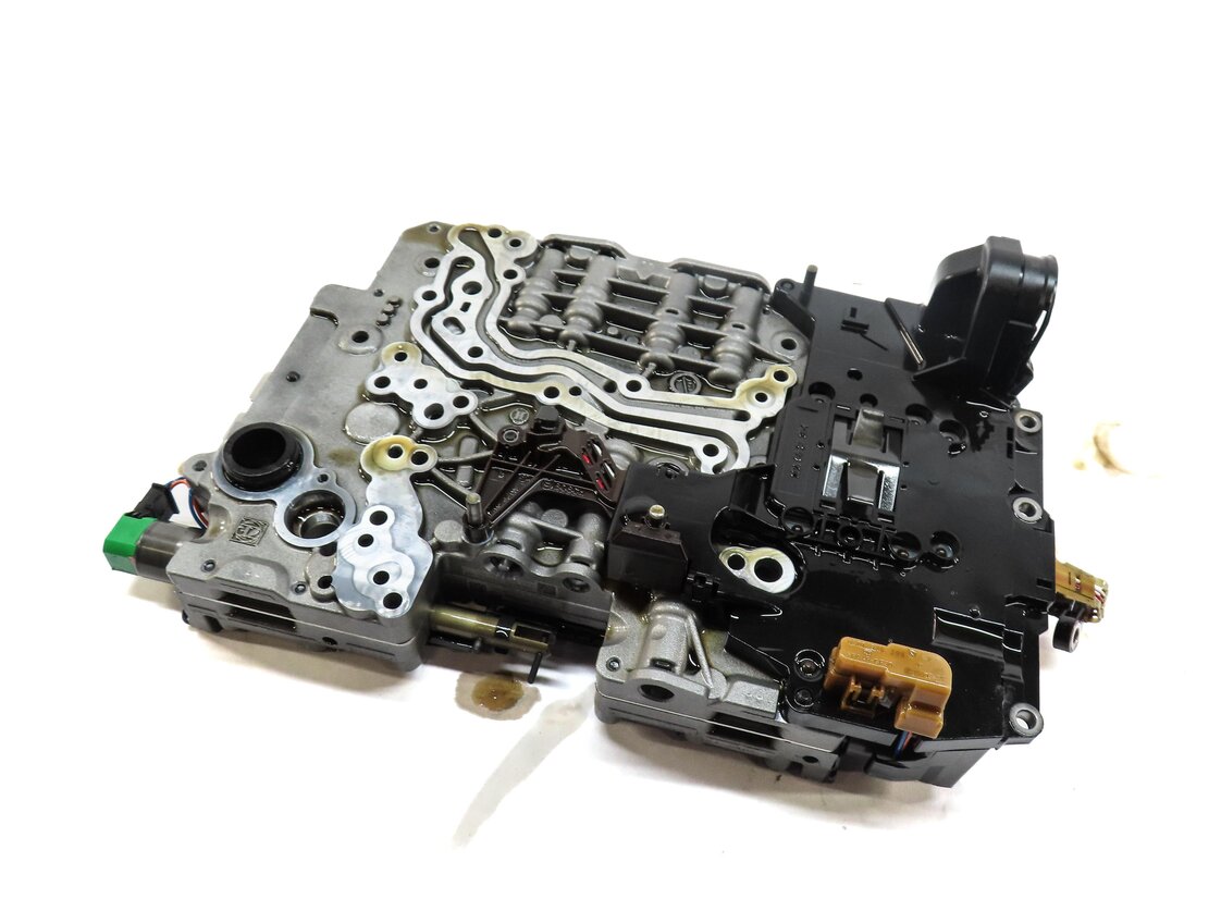 11-14 BMW X5 X6 (E70 E71) 4.4TT 8HP-70X AUTOMATIC TRANSMISSION A/T VALVE BODY