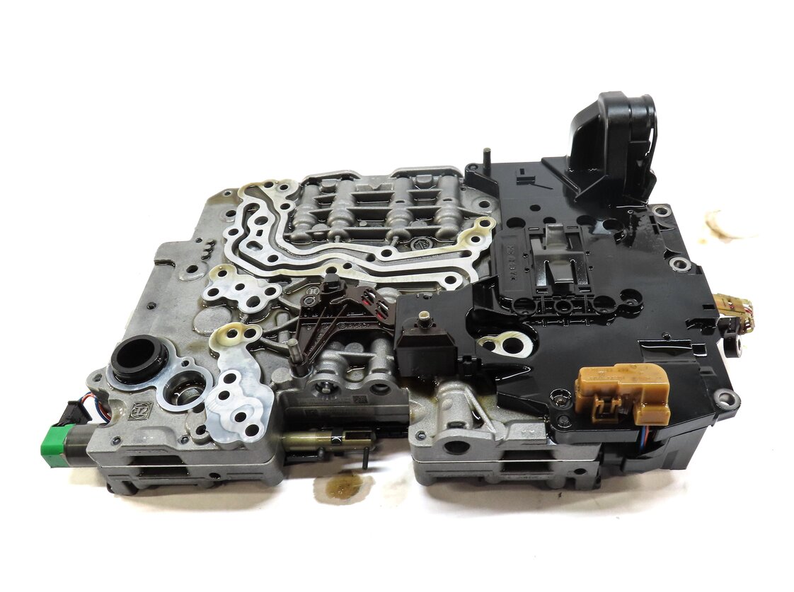 Thumbnail 2: 11-14 BMW X5 X6 (E70 E71) 4.4TT 8HP-70X AUTOMATIC TRANSMISSION A/T VALVE BODY