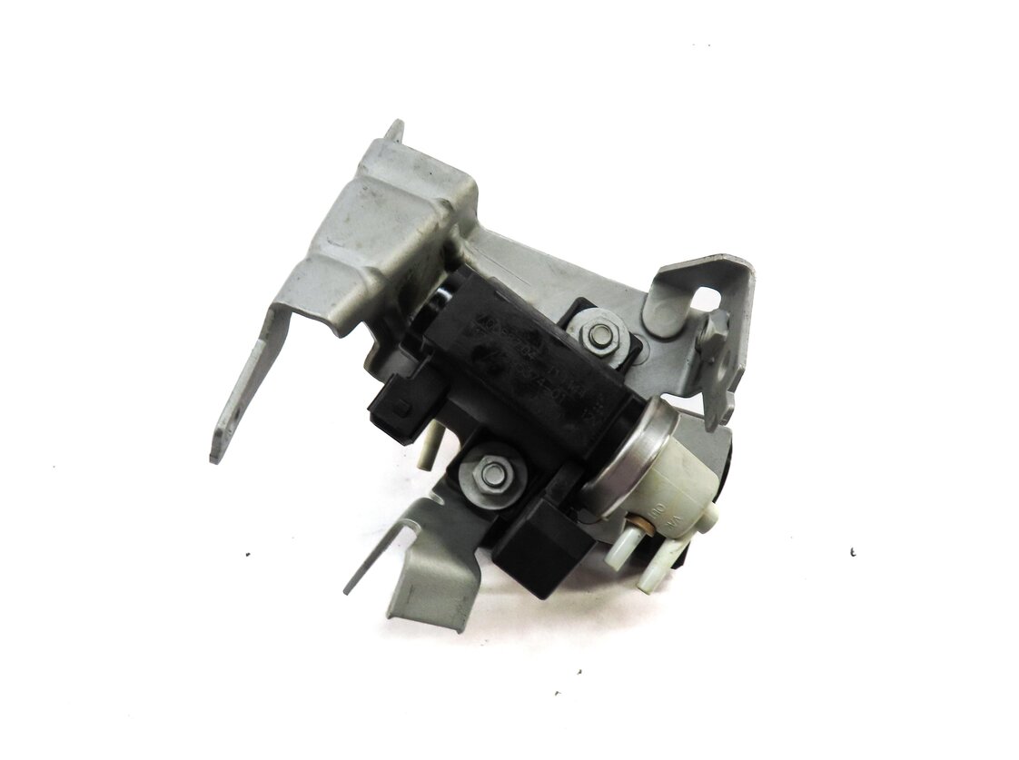 Thumbnail 1: 12 BMW X5 E70 4.4L TURBO N63 ENGINE TURBOCHARGER PRESSURE CONVERTER SOLENOID SET