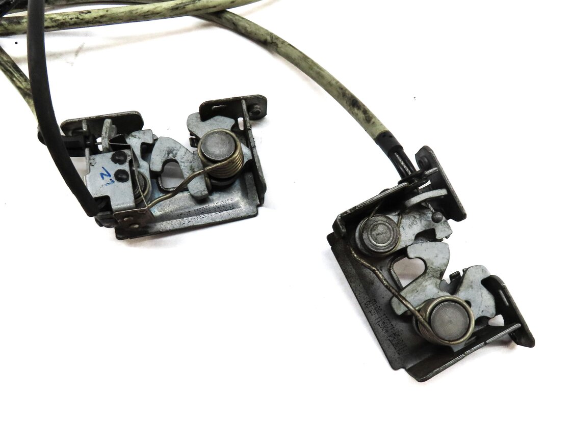 Thumbnail 4: 2012 BMW X5 (E70) FRONT LEFT & RIGHT HOOD LOCK LATCH SET OF 2 w/ CABLE 7178753