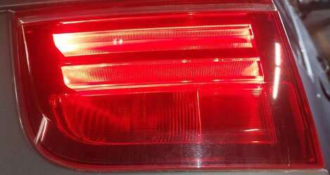 Thumbnail 2: 11-13 BMW X5 X5M (E70) RIGHT PASSENGER INNER TAILLIGHT LIGHT LAMP (INCANDESCENT)