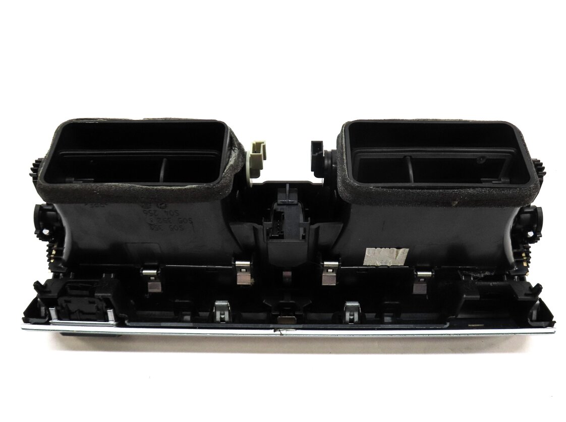 Thumbnail 4: 2012 BMW X5 (E70) FRONT CENTER DASH HVAC A/C HEATER AIR VENT (BLACK & SILVER)