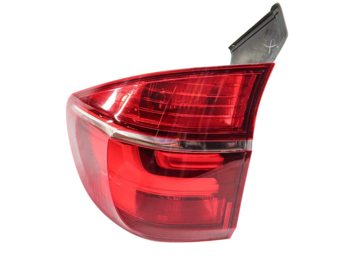 2011-2013 BMW X5 X5M (E70) LEFT DRIVER REAR OUTER TAILLIGHT BRAKE LIGHT LAMP