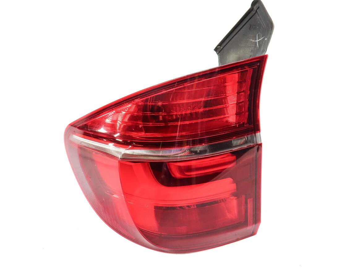 Thumbnail 3: 2011-2013 BMW X5 X5M (E70) LEFT DRIVER REAR OUTER TAILLIGHT BRAKE LIGHT LAMP