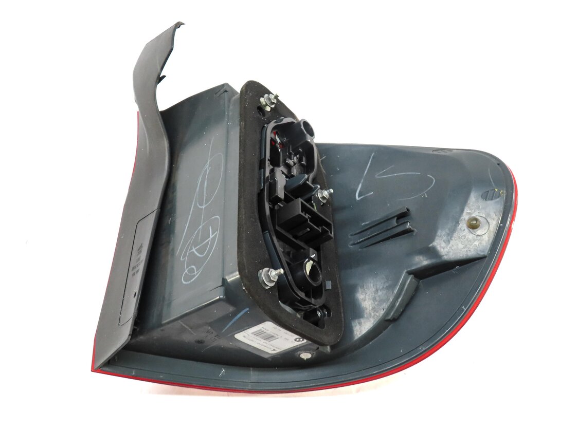 Thumbnail 4: 2011-2013 BMW X5 X5M (E70) LEFT DRIVER REAR OUTER TAILLIGHT BRAKE LIGHT LAMP