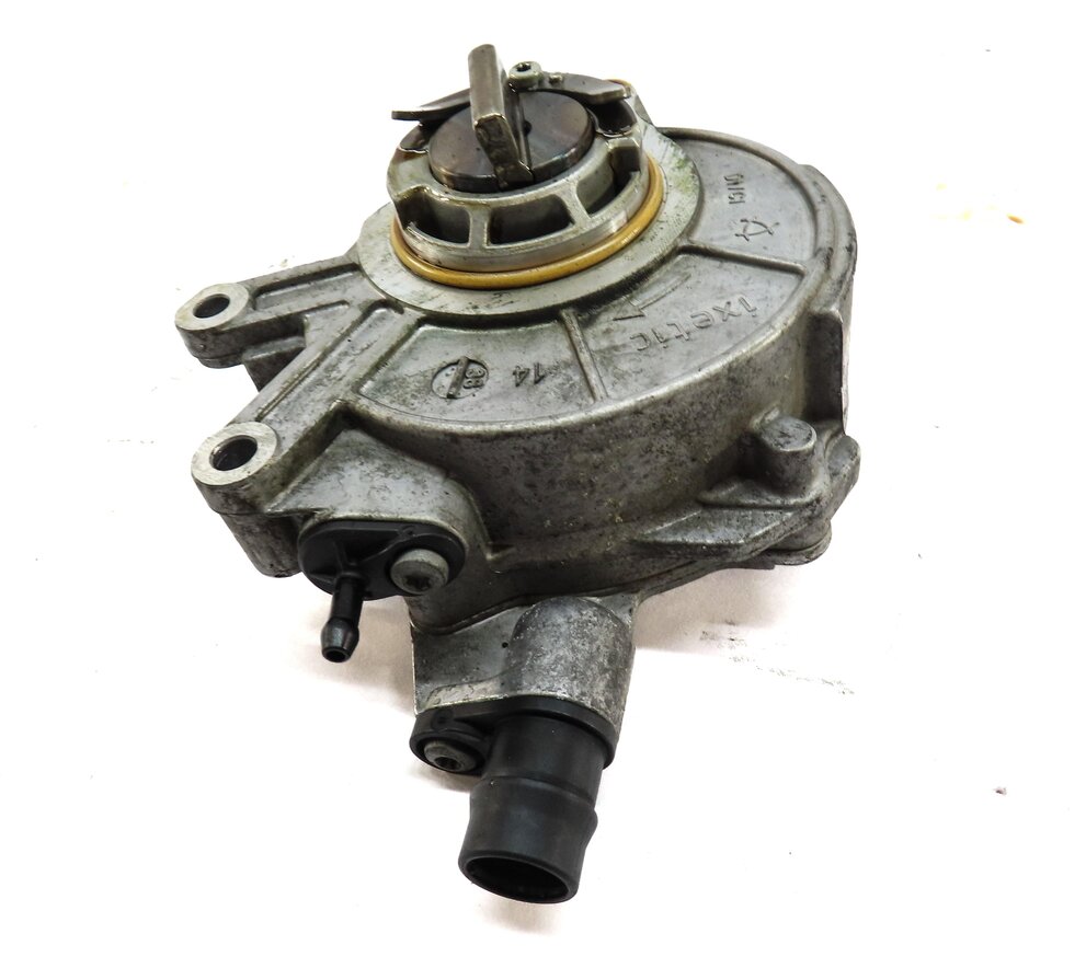 Thumbnail 3: 10-17 BMW 5 7 M5 X6 X6 X5M X6M (F01 F10 F15 F16 F85 F86) 4.4L BRAKE VACUUM PUMP
