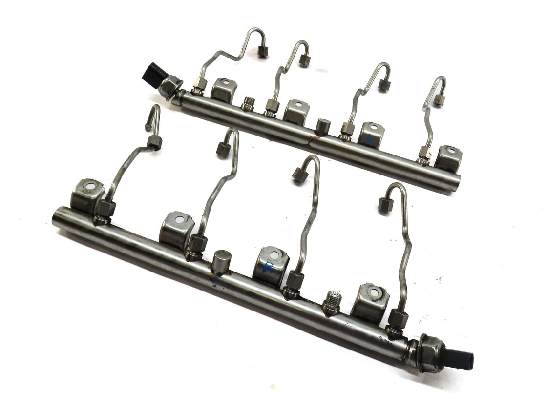Thumbnail 1: 2012 BMW X5 (E70) 4.4L TURBO N63 ENGINE GAS FUEL RAIL w/ LINES 7547600 7547599