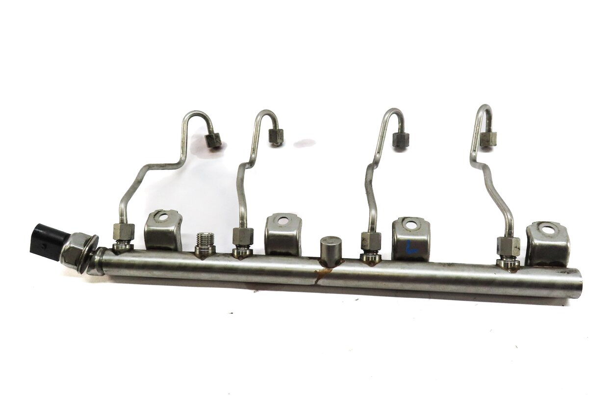 Thumbnail 3: 2012 BMW X5 (E70) 4.4L TURBO N63 ENGINE GAS FUEL RAIL w/ LINES 7547600 7547599