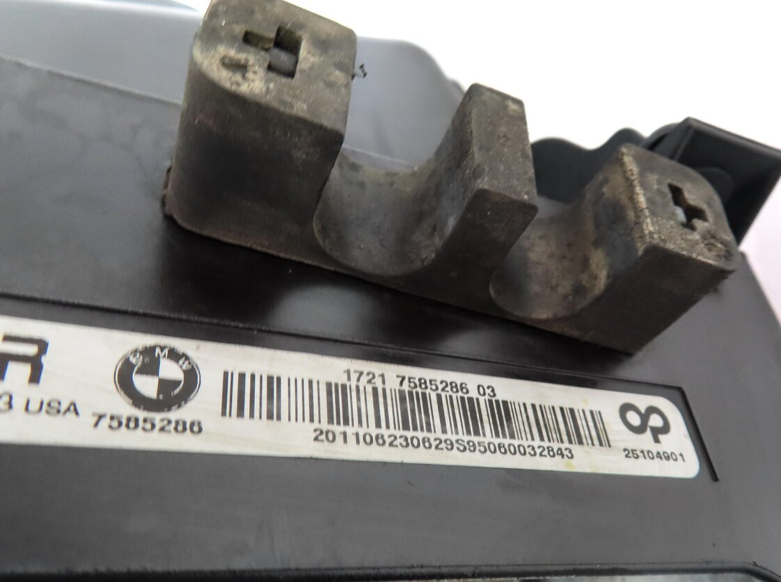 Thumbnail 6: 2012 BMW X5 (E70) 4.4L TURBO N63 ENGINE OIL COOLER RADIATOR 7585286 7222870