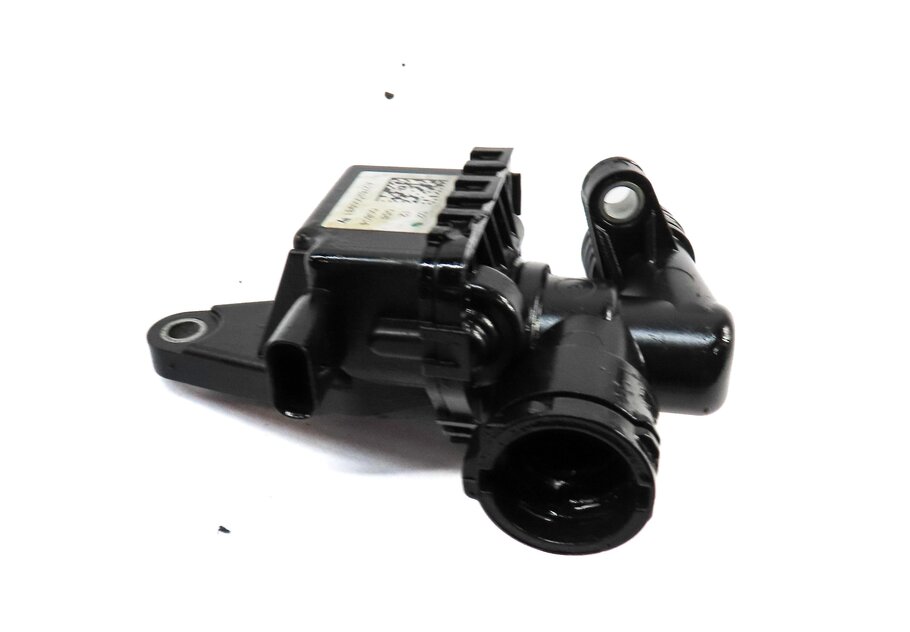 Thumbnail 1: 2012-2018 MERCEDES C350 E350 GLE350 GLK350 ML350 R350 - HIGH PRESSURE FUEL PUMP