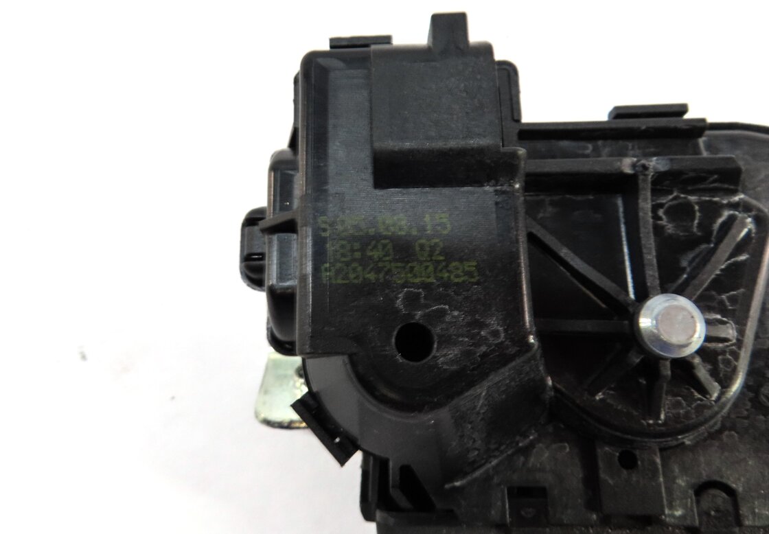Thumbnail 6: 2012 MERCEDES E CLASS SEDAN (W212) REAR TRUNK LOCK LATCH w/ CABLE 2047500485
