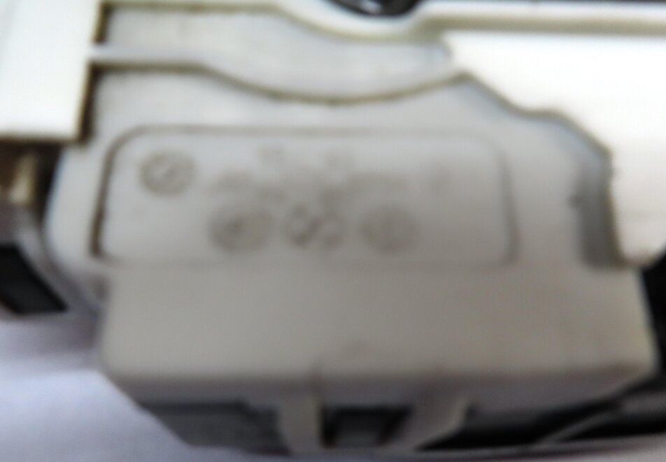 Thumbnail 5: 10-20 MERCEDES C E GLK SL CLS SLK CLASS (W204 W212 W218) LEFT FRONT DOOR LATCH