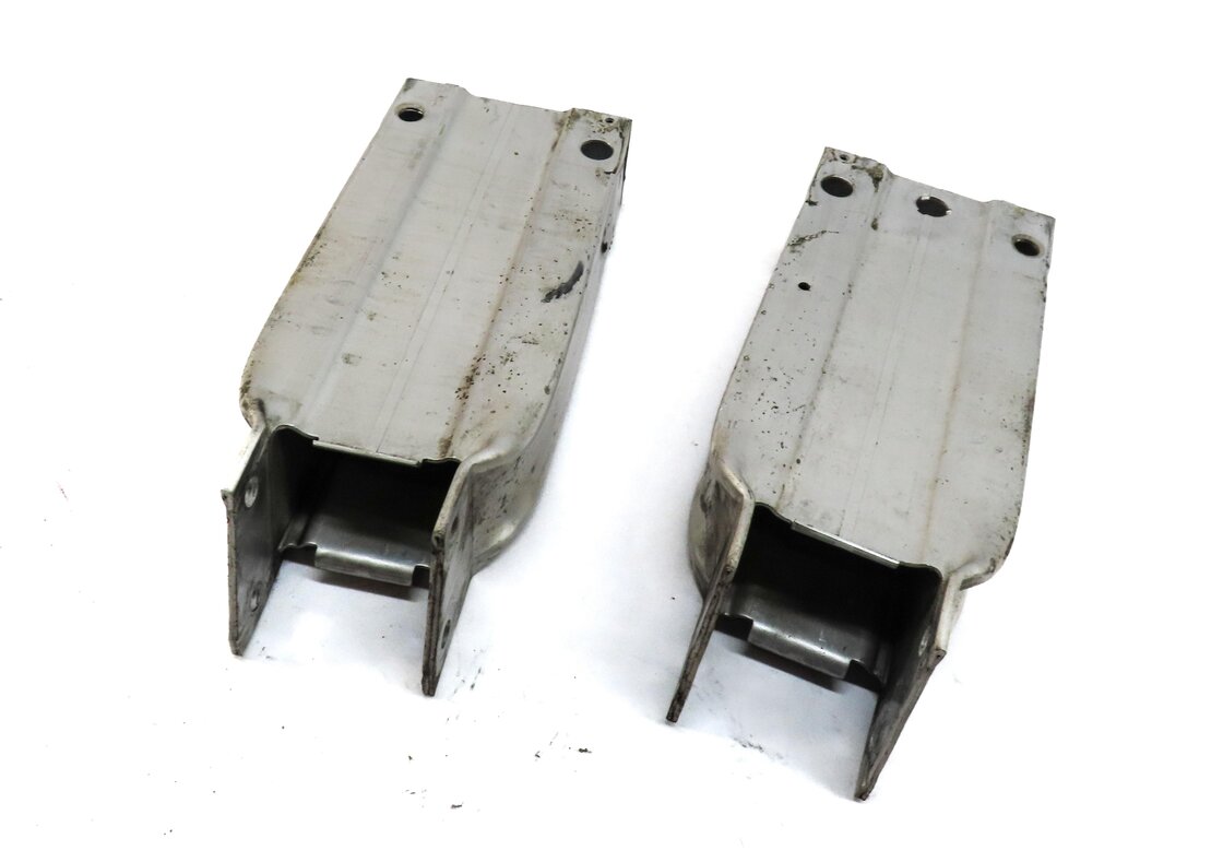 10-18 MERCEDES E CLS CLASS (W212 C218) FRONT BUMPER REINFORCEMENT BRACKET SET
