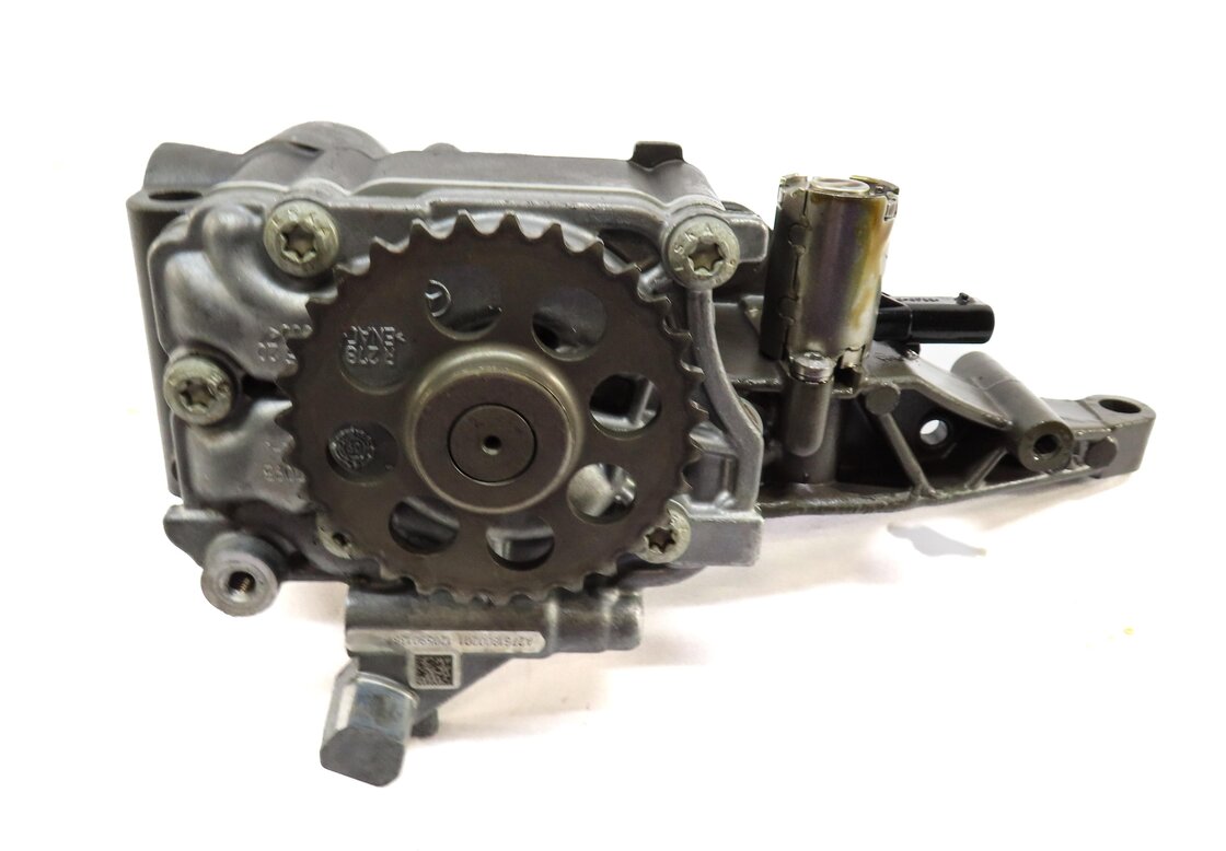 Thumbnail 2: 2012 MERCEDES E CLASS W212 3.5L M276 ENGINE OIL PUMP 2781810201