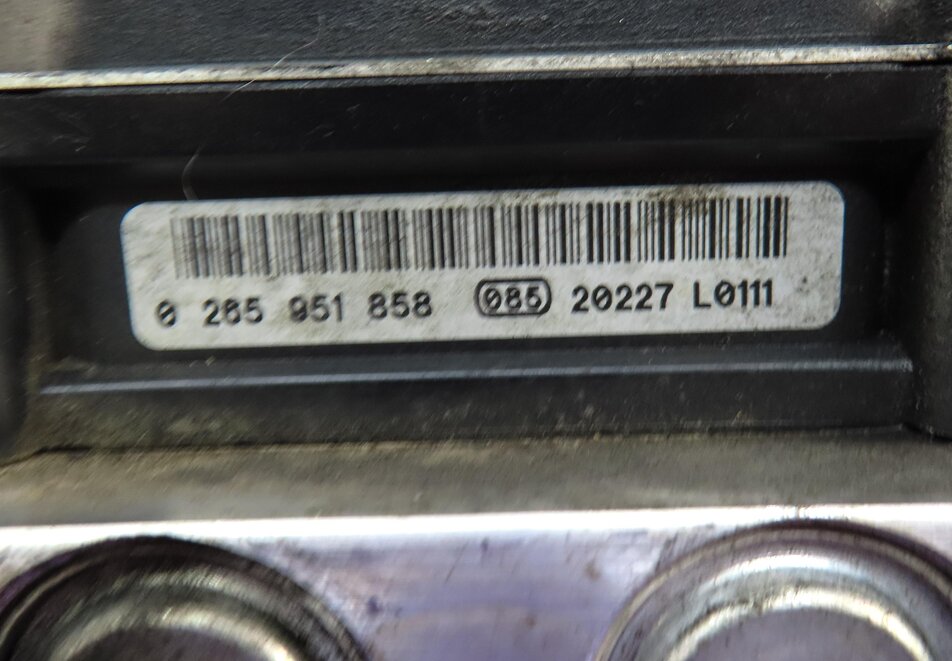 Thumbnail 5: 2012 MERCEDES E CLASS W212 3.5L M276 ENGINE ANTI-LOCK ABS BRAKE PUMP w/ MODULE