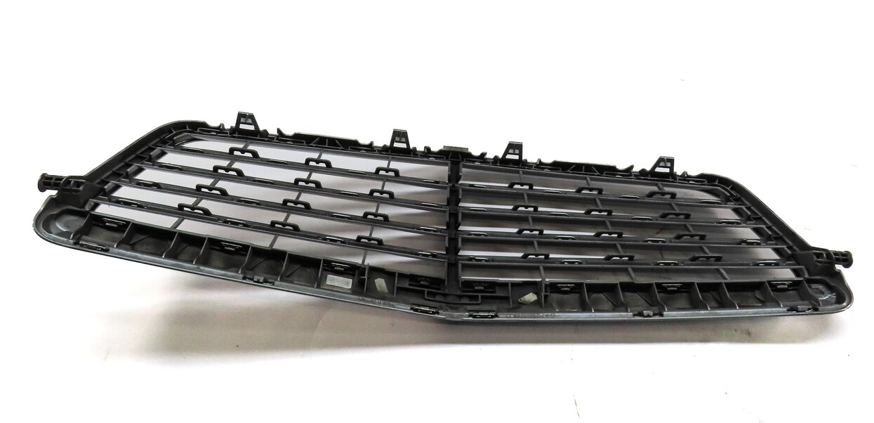 Thumbnail 6: 2010-2013 MERCEDES E300 E350 E400 E550 E63 AMG (W212) FRONT UPPER HOOD GRILLE