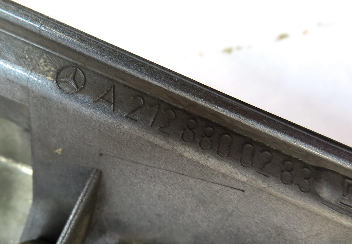 Thumbnail 7: 2010-2013 MERCEDES E300 E350 E400 E550 E63 AMG (W212) FRONT UPPER HOOD GRILLE