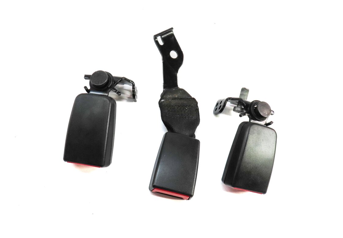 2012 E CLASS SEDAN (W212) REAR LEFT RIGHT CENTER SEATBELT BUCKLE RECEIVER SET3