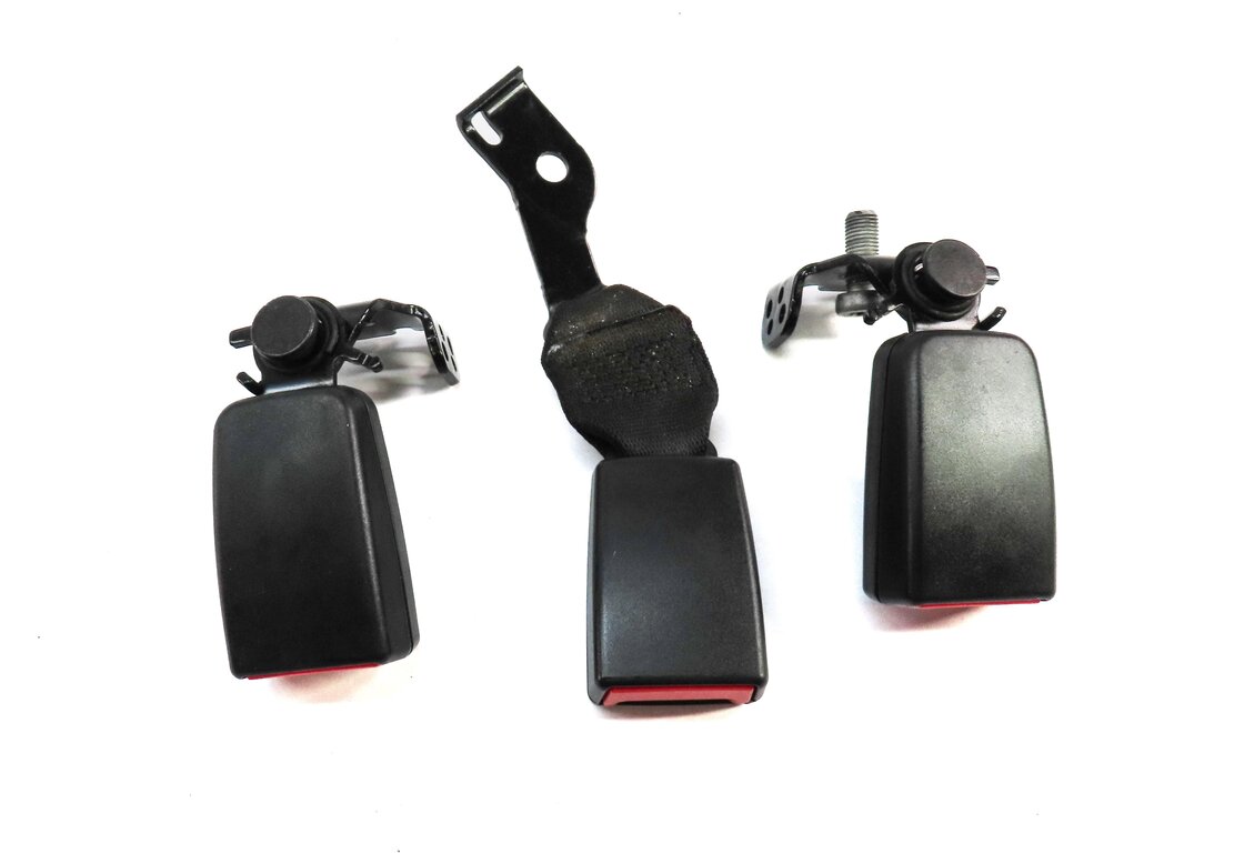 Thumbnail 2: 2012 E CLASS SEDAN (W212) REAR LEFT RIGHT CENTER SEATBELT BUCKLE RECEIVER SET3