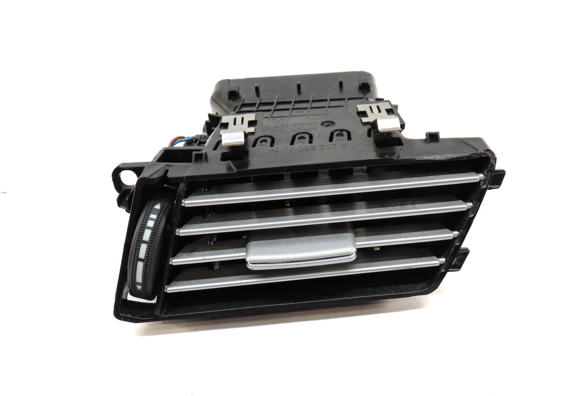 Thumbnail 2: 2012 E CLASS SEDAN (W212) FRONT RIGHT PASSENGER DASH OUTER A/C HEATER AIR VENT