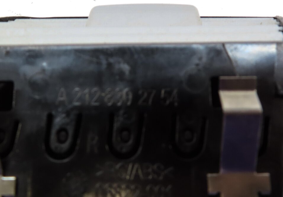 Thumbnail 5: 2012 E CLASS SEDAN (W212) FRONT RIGHT PASSENGER DASH OUTER A/C HEATER AIR VENT