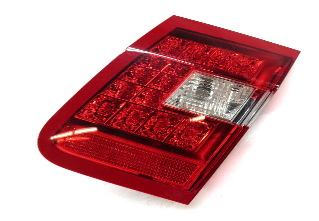 10-13 MERCEDES E-CLASS (W212) SEDAN RIGHT REAR INNER TRUNK TAILLIGHT LIGHT LAMP