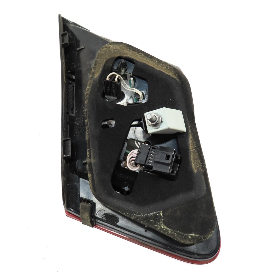 Thumbnail 4: 10-13 MERCEDES E-CLASS (W212) SEDAN RIGHT REAR INNER TRUNK TAILLIGHT LIGHT LAMP