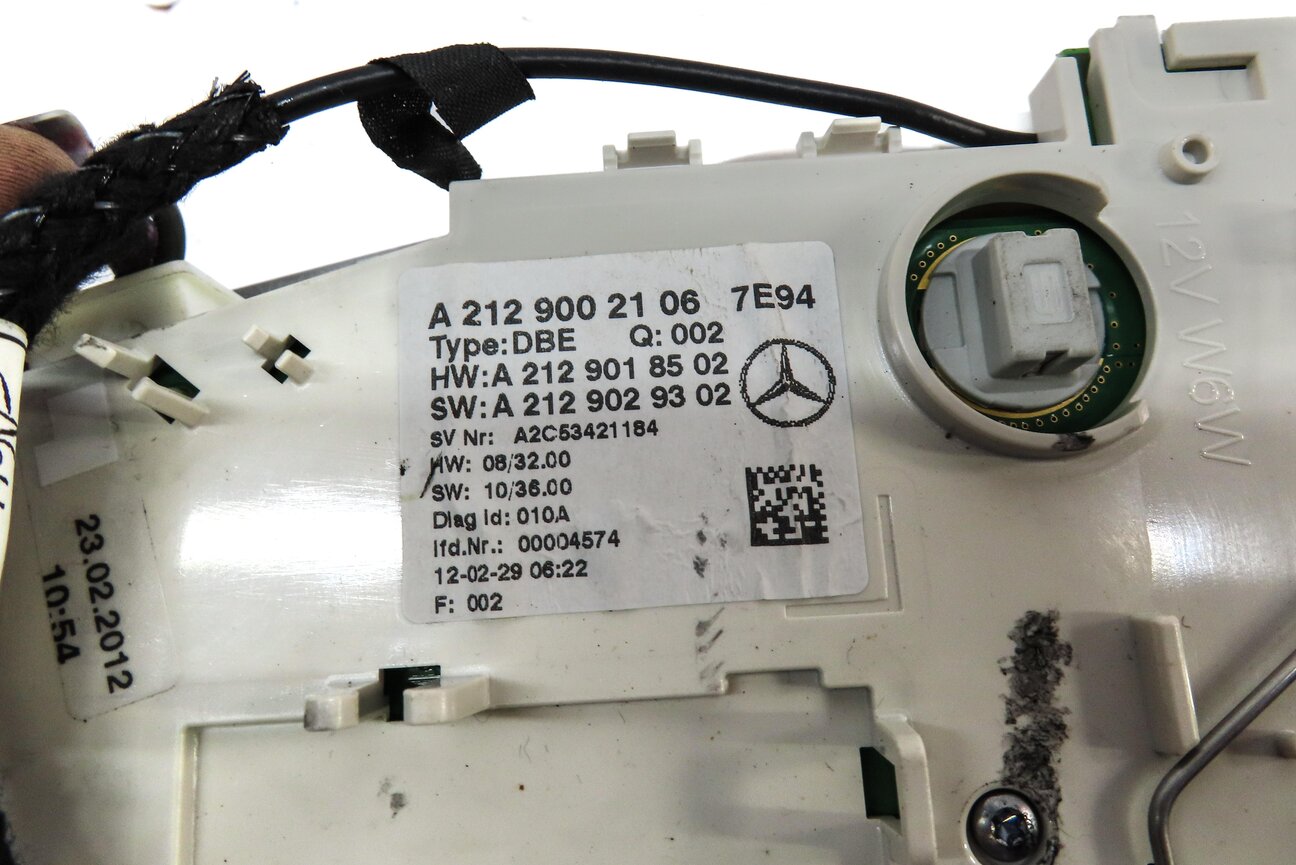 Thumbnail 6: 2012 MERCEDES E CLASS SEDAN (W212) FRONT ROOF DOME LIGHT w/ SWITCHES (GRAY)