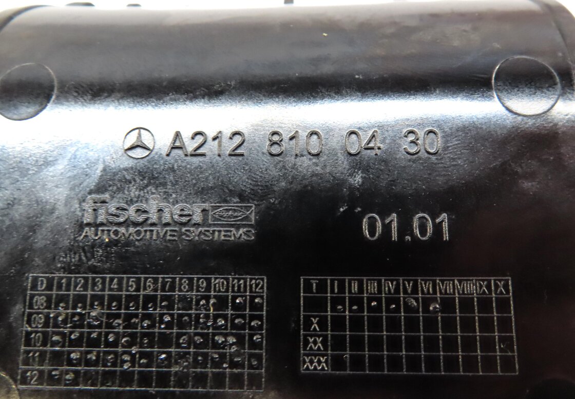 Thumbnail 5: 2012 MERCEDES E CLASS SEDAN (W212) FRONT CENTER CONSOLE ASHTRAY INSERT (CHROME)