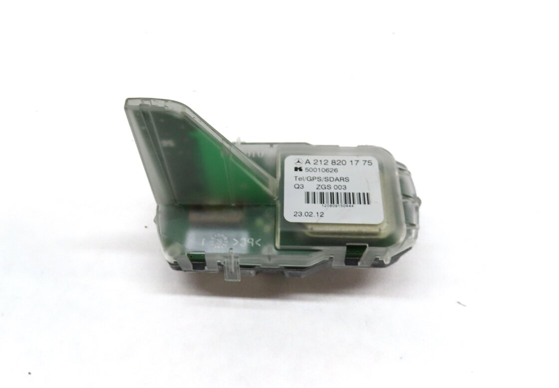 Thumbnail 7: 2012 MERCEDES E CLASS W212 RADIO STEREO ROOF SHARK FIN ANTENNA & COVER (SILVER)