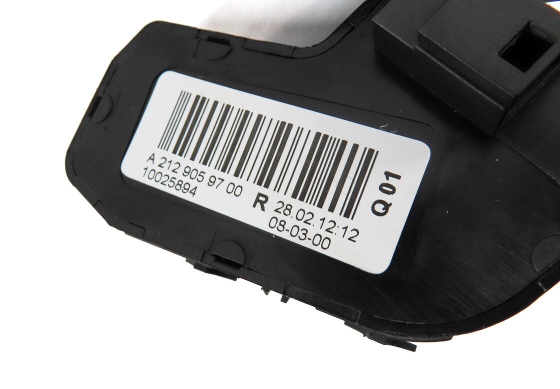 Thumbnail 6: 2012 MERCEDES E CLASS SEDAN W212 FRONT RIGHT PASSENGER SEAT ADJUST SWITCH BLACK