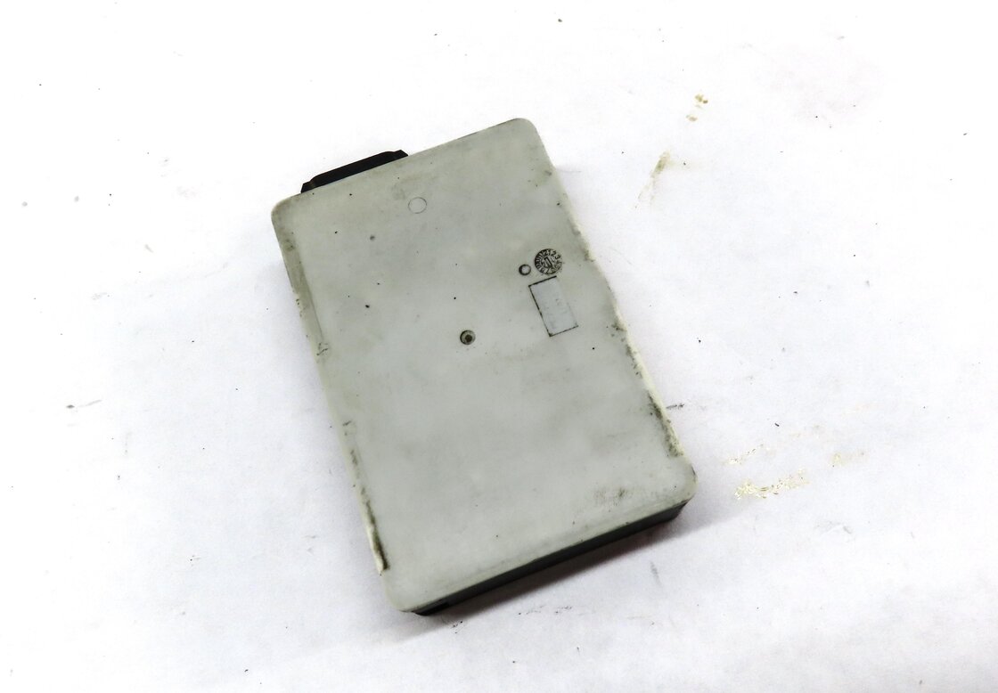2012 MERCEDES E CLASS SEDAN (W212) REAR BLIND SPOT RADAR SENSOR CONTROL MODULE