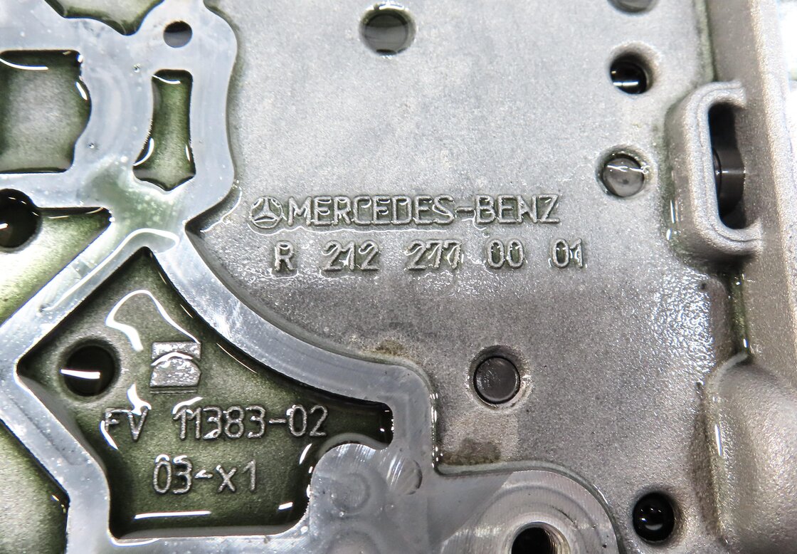 Thumbnail 3: 2012 MERCEDES E CLASS W212 3.5L M276 ENGINE AUTO TRANSMISSION VALVE BODY