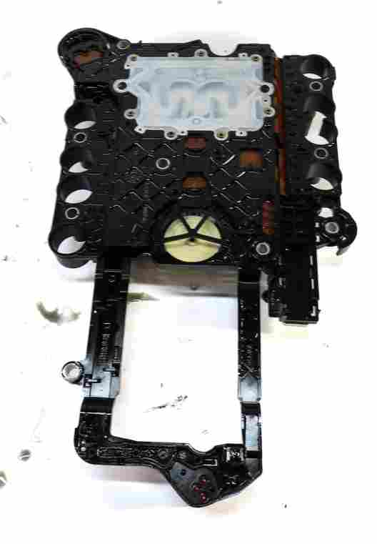 Thumbnail 4: 12 MERCEDES E CLASS W212 3.5L M276 AUTO TRANSMISSION VALVE BODY CONDUCTOR PLATE