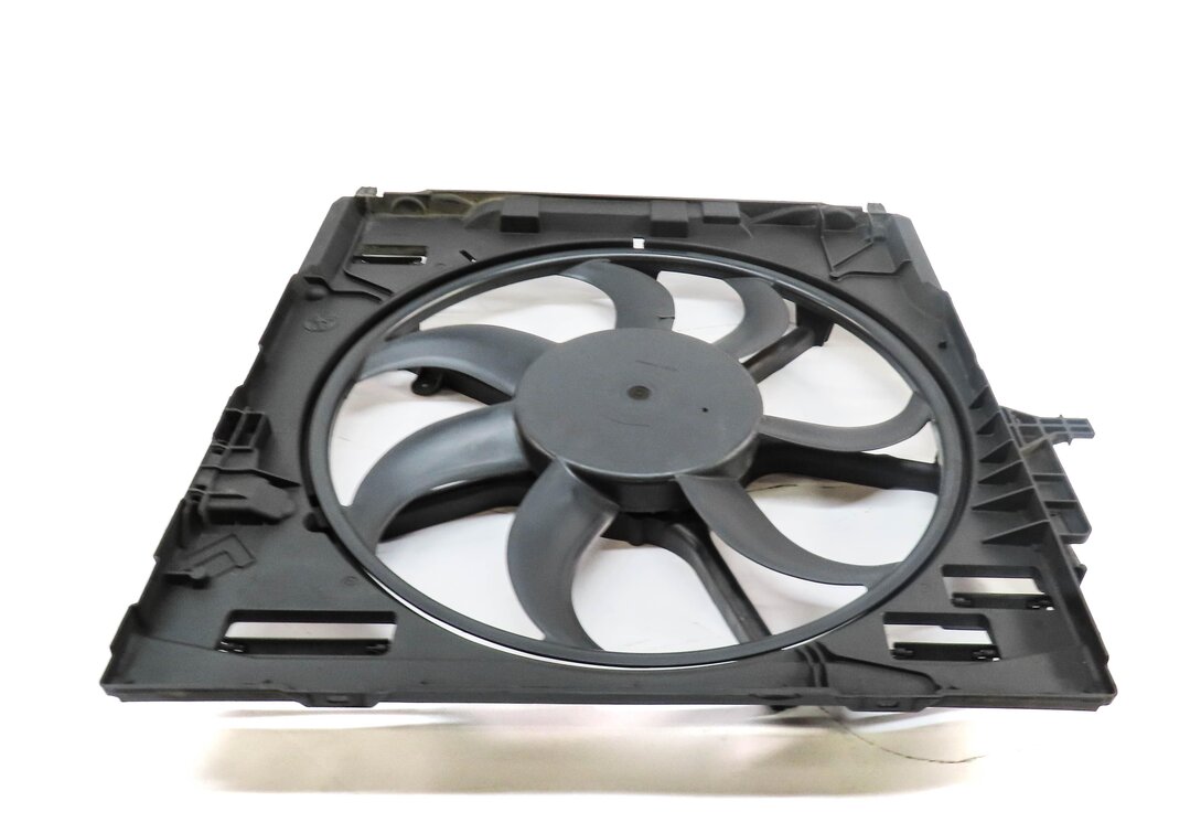 Thumbnail 3: 2007-2010 BMW X5 (E70) RADIATIOR COOLING FAN MOTOR w/ SHROUD (600 WATT)