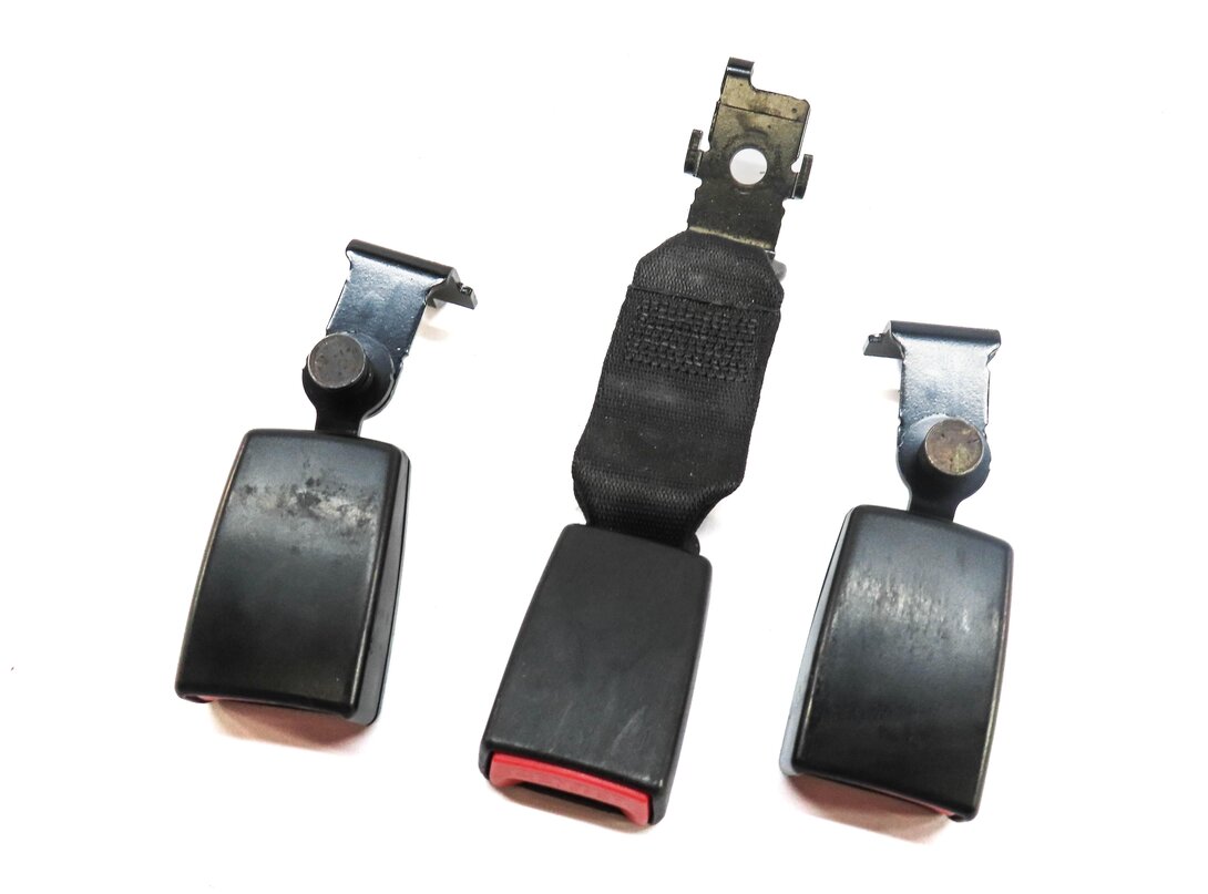 2010 BMW X5 (E70) REAR 2ND ROW LEFT RIGHT CENTER SEATBELT BUCKLE RECEIVER SET 3