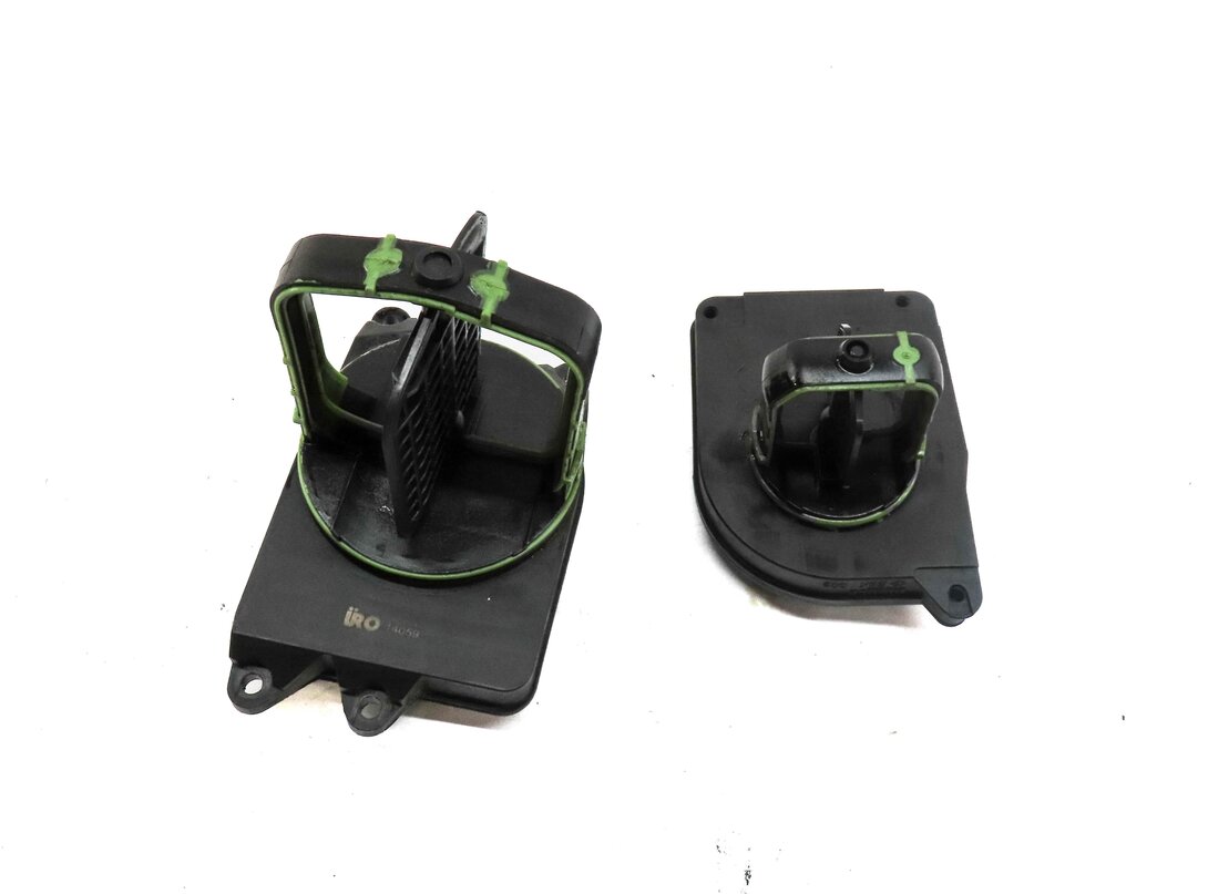 Thumbnail 2: 2010 BMW X5 (E70) 3.0L N52 ENGINE DISA VALVE SET OF 2 11617579114 11617560538