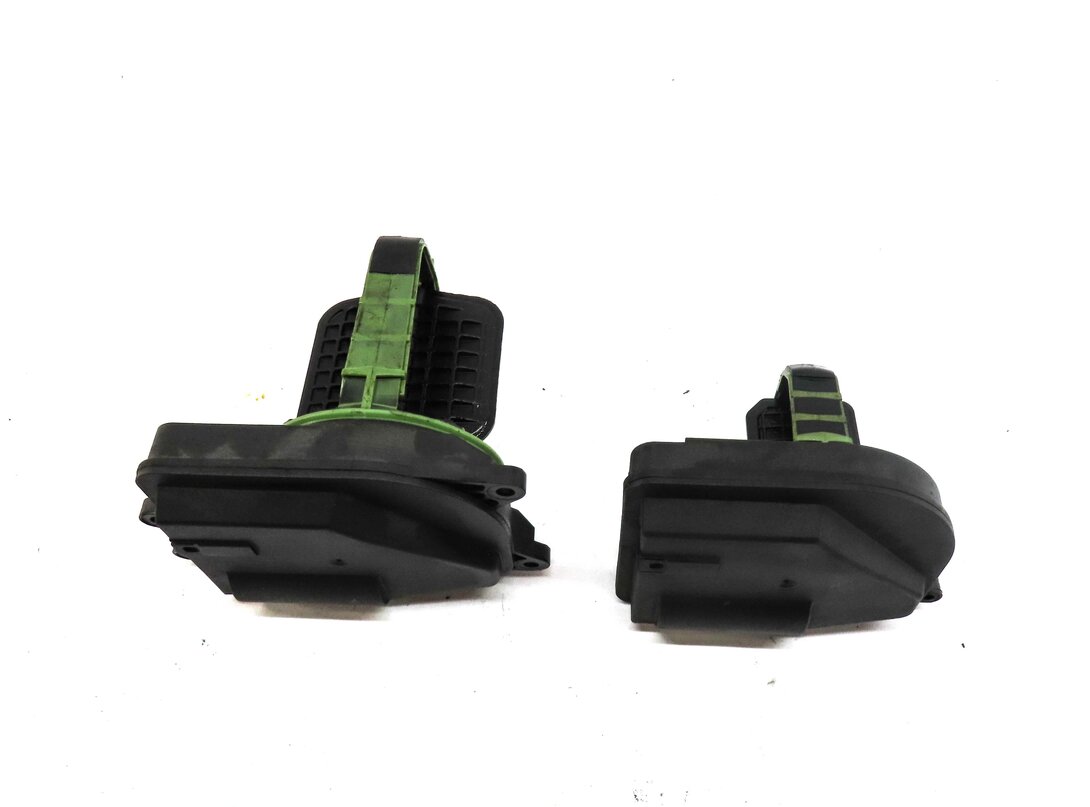 Thumbnail 4: 2010 BMW X5 (E70) 3.0L N52 ENGINE DISA VALVE SET OF 2 11617579114 11617560538