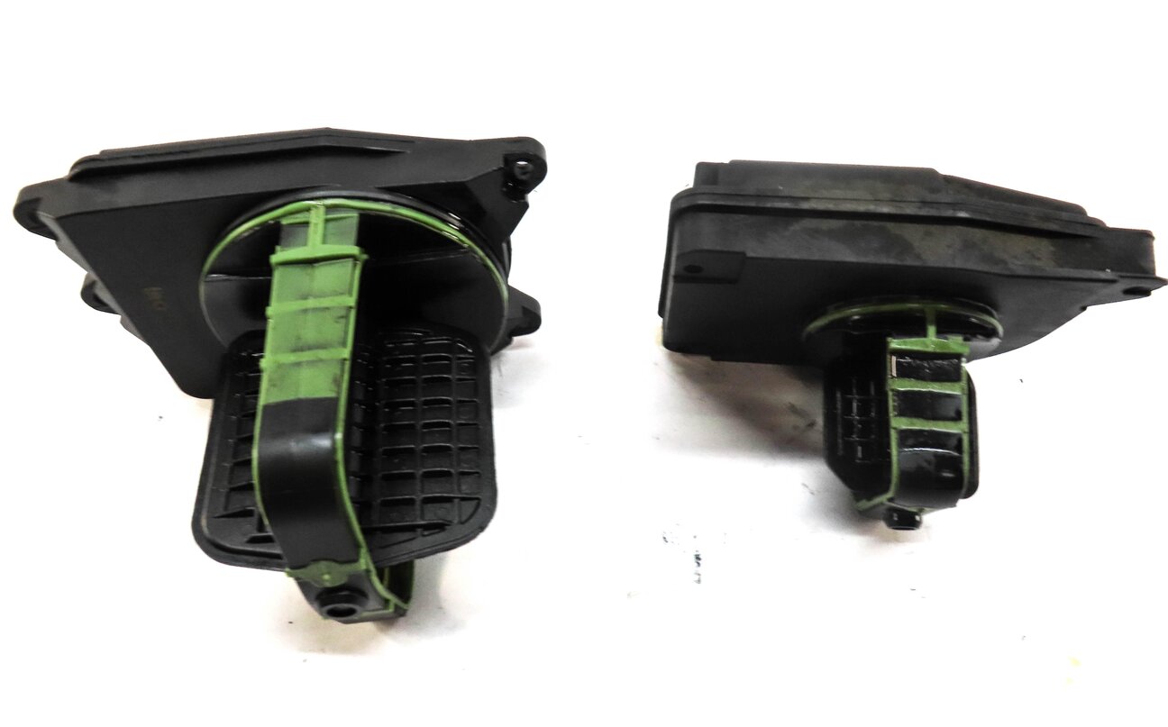 Thumbnail 5: 2010 BMW X5 (E70) 3.0L N52 ENGINE DISA VALVE SET OF 2 11617579114 11617560538