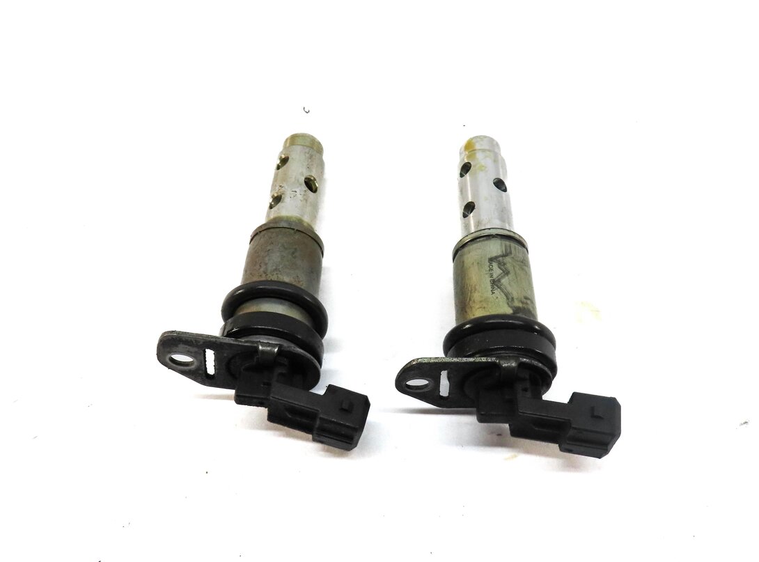 Thumbnail 2: 2010 BMW X5 (E70) 3.0L N52 ENGINE VANOS SOLENOID SET OF 2 11367585425