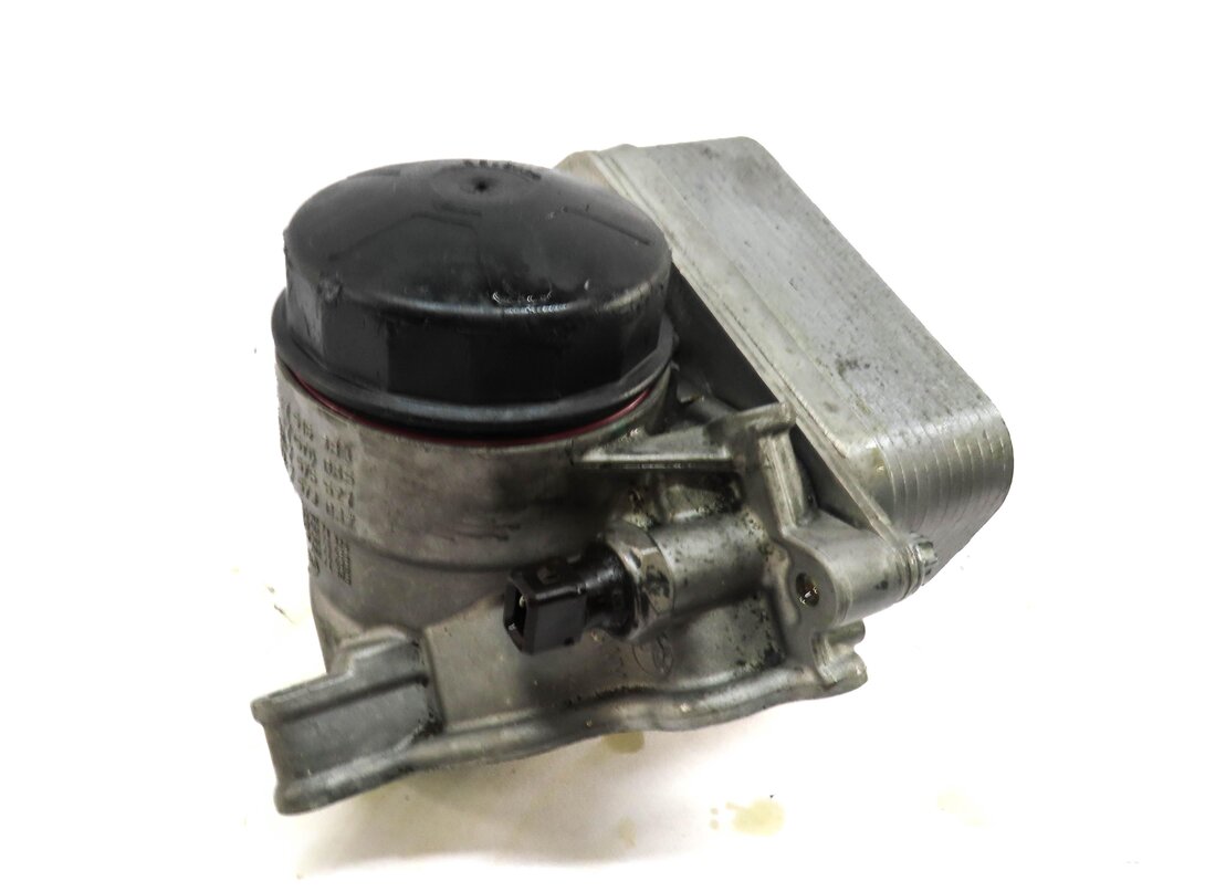 2010 BMW X5 (E70) 3.0L N52 ENGINE OIL FILTER HOUSING 11427548032