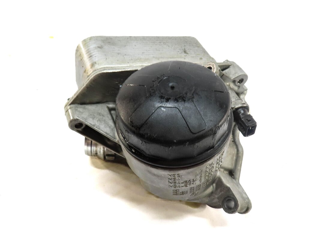 Thumbnail 2: 2010 BMW X5 (E70) 3.0L N52 ENGINE OIL FILTER HOUSING 11427548032