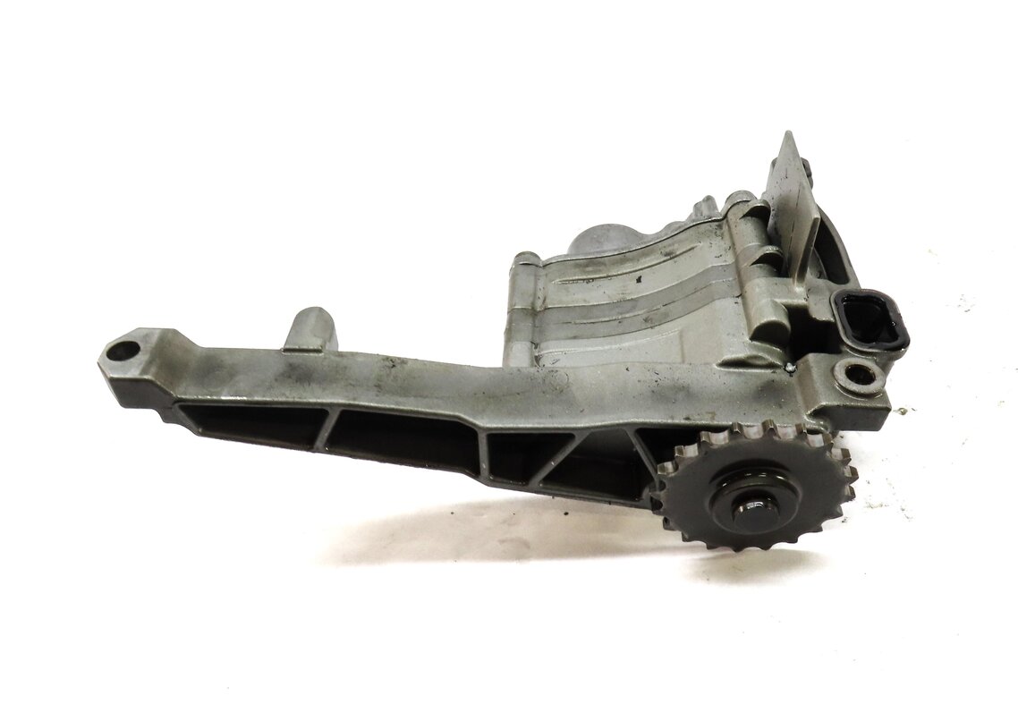 Thumbnail 4: 2012 MERCEDES ML350 (W166) 3.0L TURBO DIESEL OM642 ENGINE OIL PUMP 6421811201