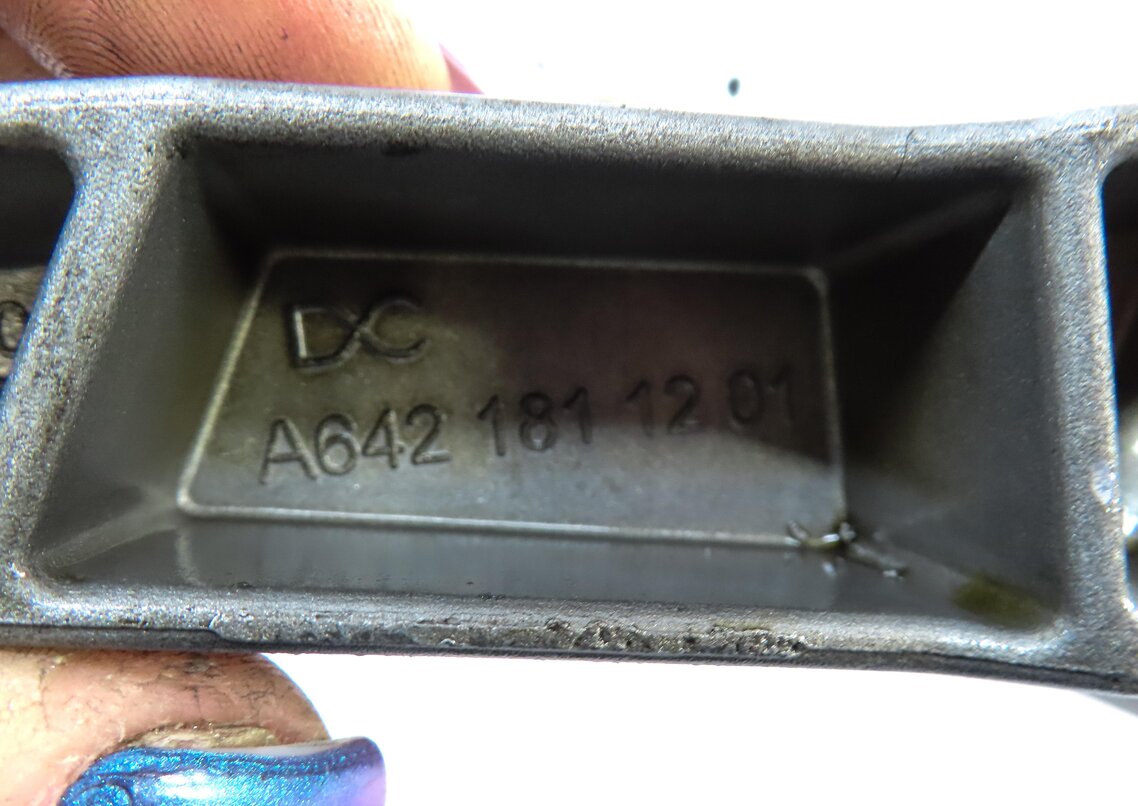 Thumbnail 6: 2012 MERCEDES ML350 (W166) 3.0L TURBO DIESEL OM642 ENGINE OIL PUMP 6421811201