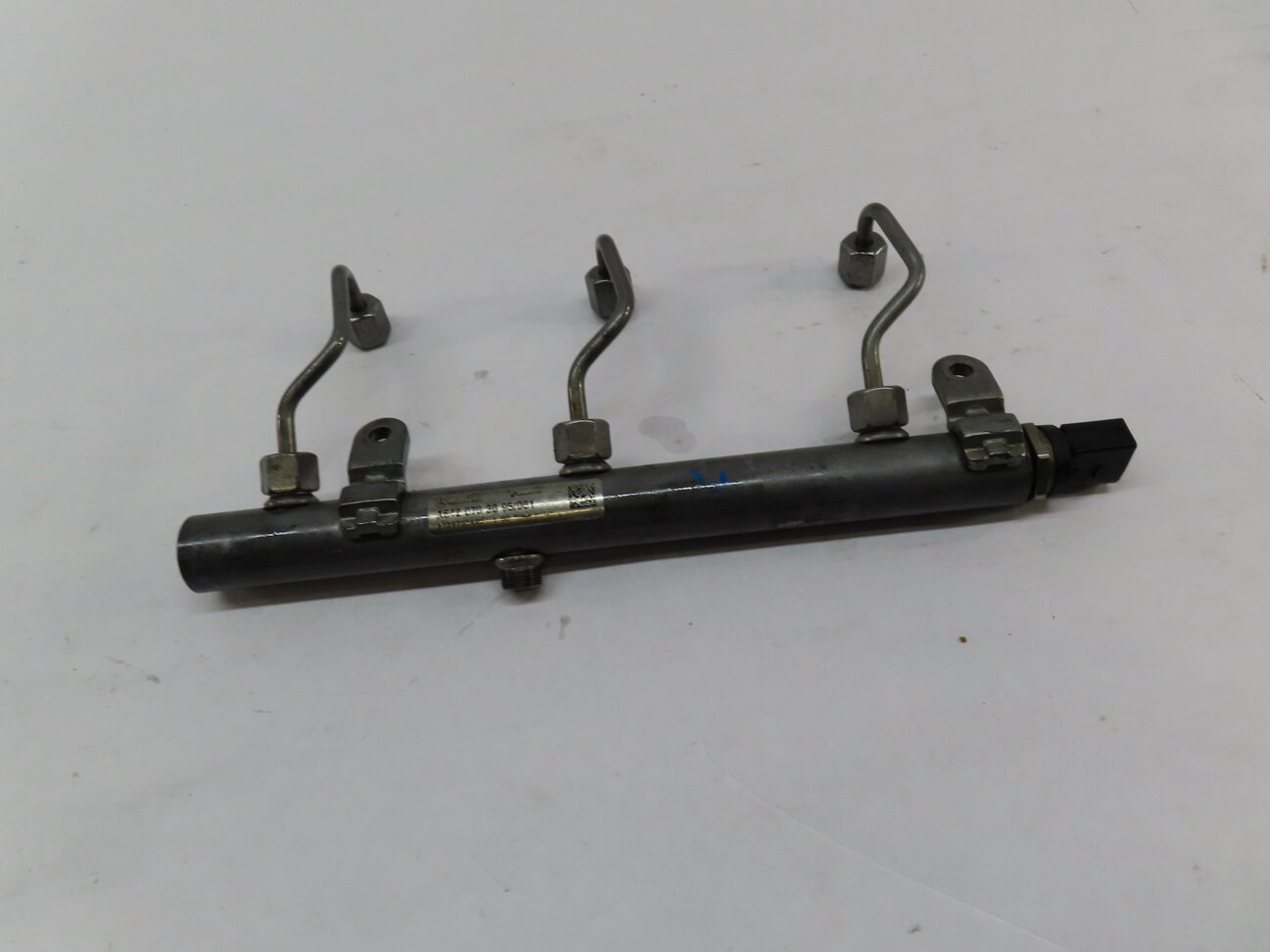 2012 MERCEDES ML350 (W166) 3.0L TURBO DIESEL OM642 RIGHT ENGINE FUEL RAIL