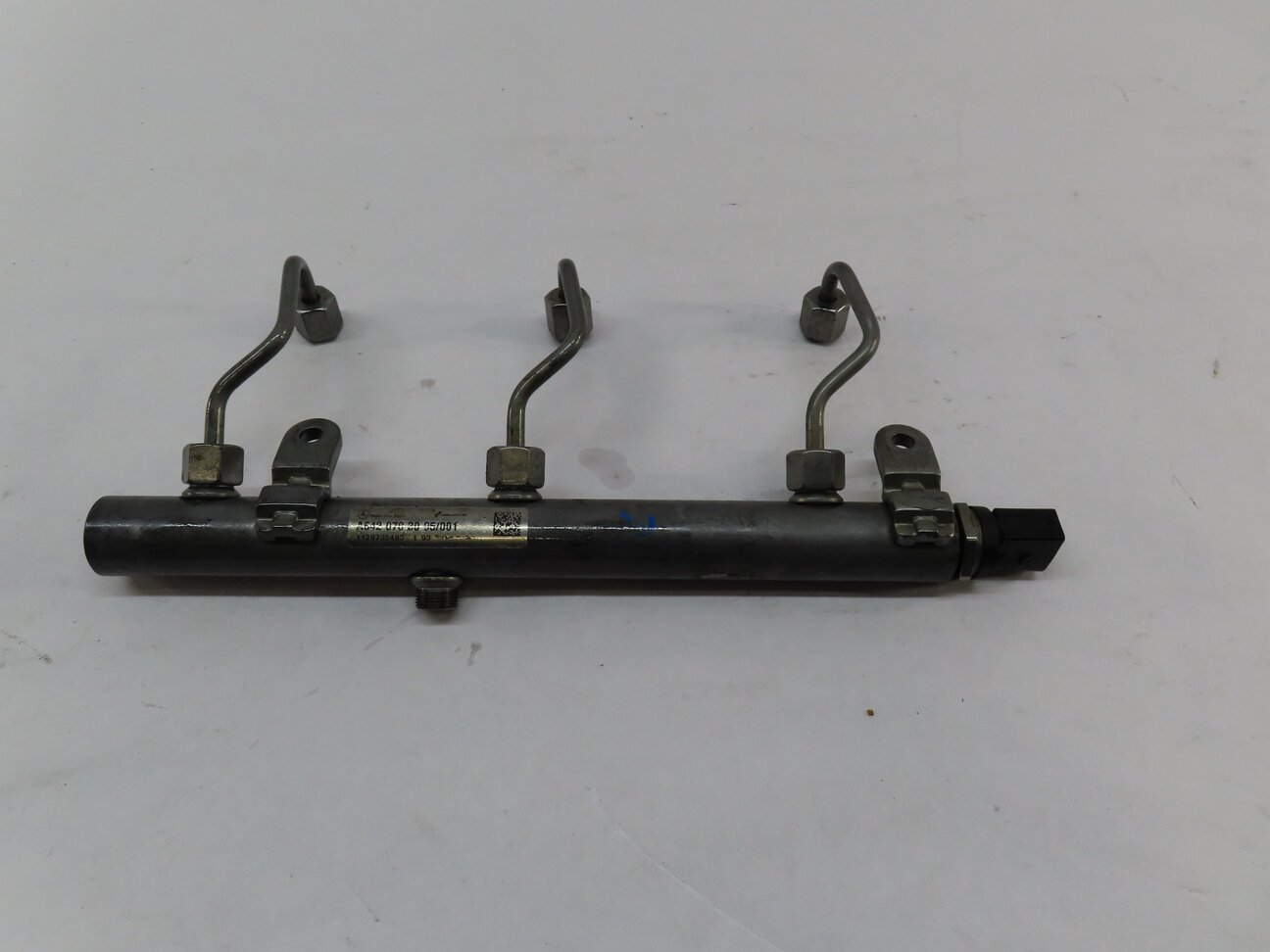 Thumbnail 2: 2012 MERCEDES ML350 (W166) 3.0L TURBO DIESEL OM642 RIGHT ENGINE FUEL RAIL
